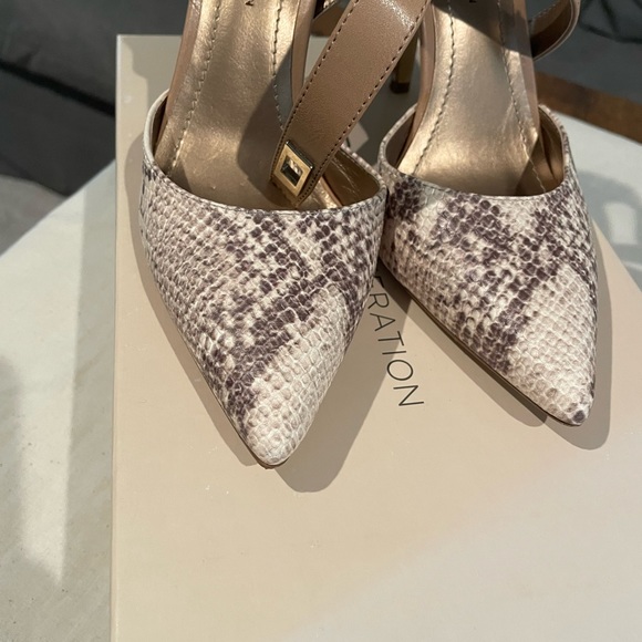 BCBG Tan/Neutral Heel - Picture 2 of 6